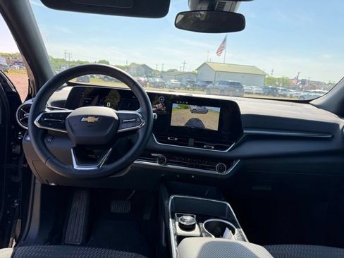 Used 2026 Chevrolet Equinox LT FWD image 38