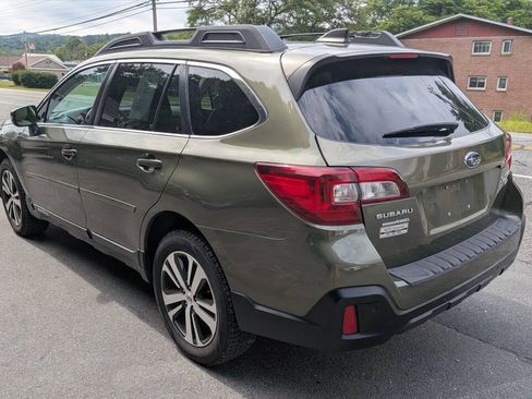 Used 2018 Subaru Outback 3.6R Limited AWD/4WD image 11