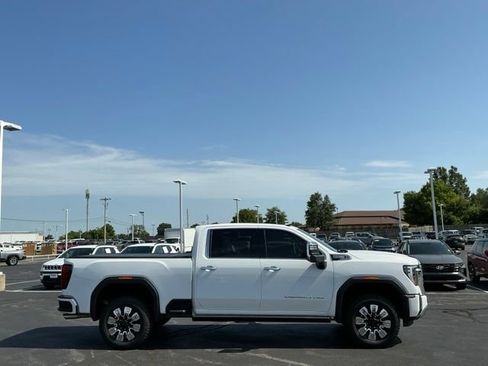 Used 2025 GMC Sierra 2500 Denali w/ Denali Reserve Package AWD/4WD image 2