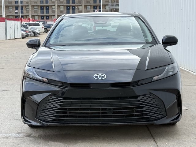 Used 2025 Toyota Camry LE FWD image 8