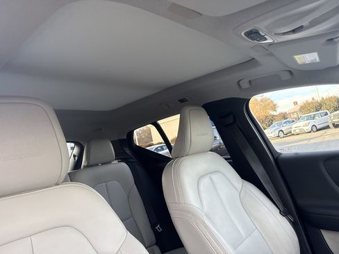 Used 2020 Volvo XC40 T5 Inscription w/ Protection Package Premier image 24