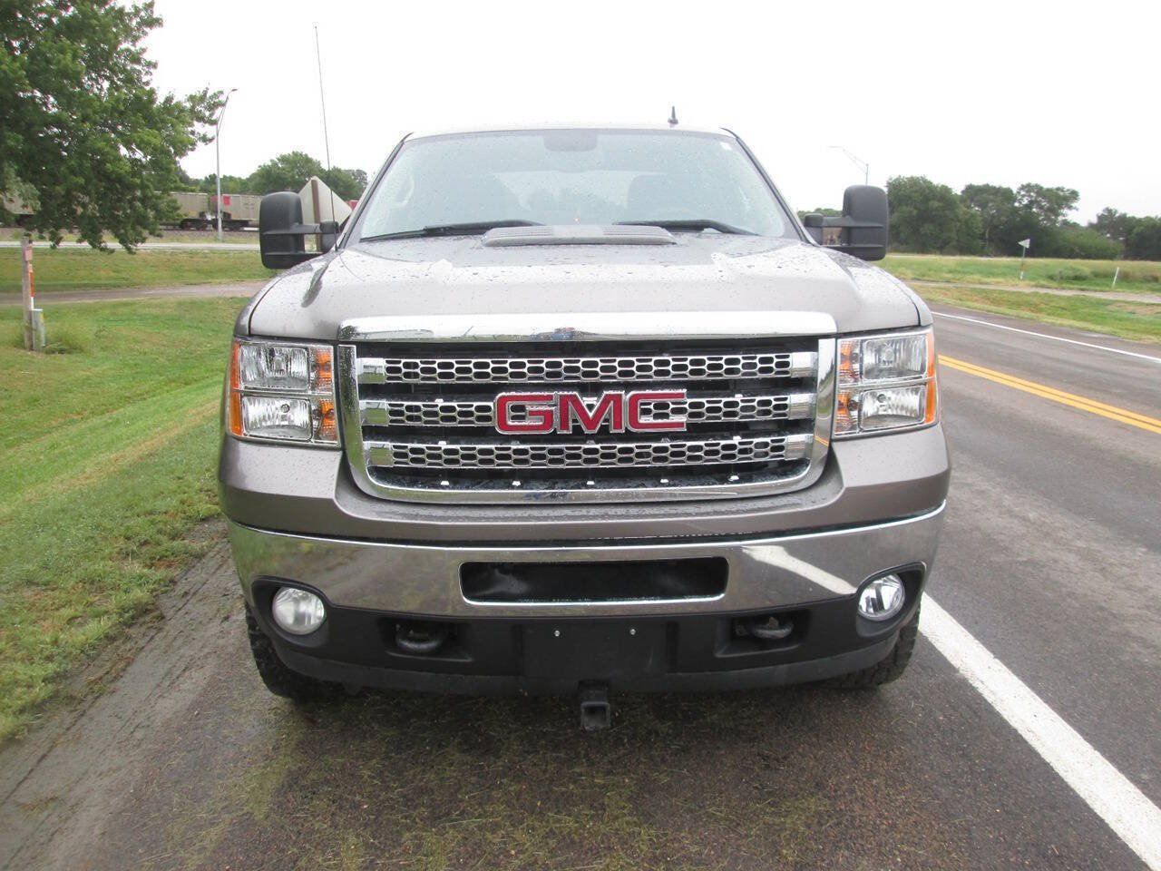 Used 2012 GMC Sierra 2500 SLE w/ SLE Preferred Package AWD/4WD image 9
