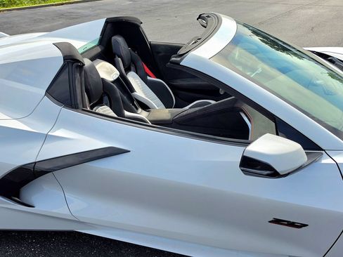 Used 2023 Chevrolet Corvette Stingray Premium Conv w/ Z51 Performance Package RWD image 63