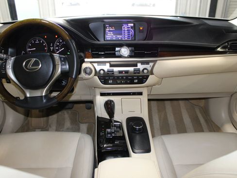 Used 2013 Lexus ES 350 w/ Premium Pkg FWD image 13