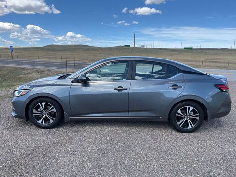 Used 2022 Nissan Sentra SV w/ Trunk Package image 2