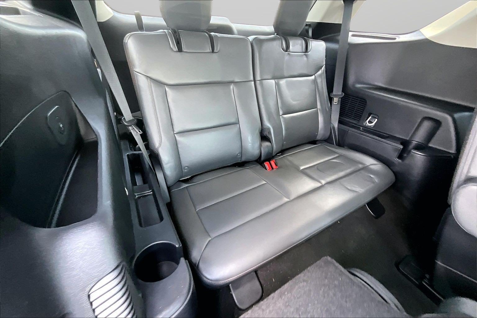 Used 2025 Ford Explorer Active w/ Active Comfort Package AWD/4WD image 19