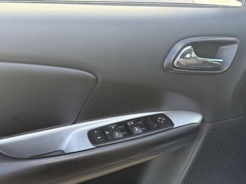 Used 2015 Dodge Journey SXT w/ Flexible Seating Group image 9