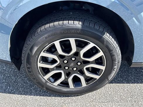 Used 2022 Ford Maverick Lariat w/ Lariat Luxury Package image 11