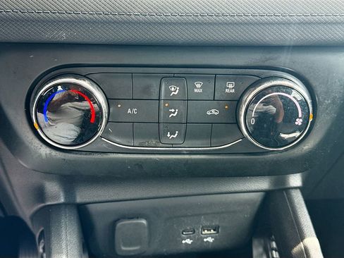 Used 2024 Chevrolet TrailBlazer LS FWD image 17