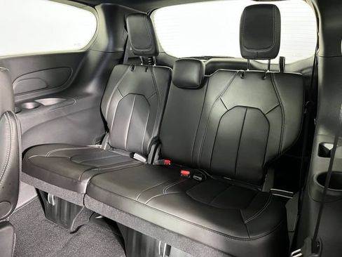 New 2026 Chrysler Pacifica Select FWD image 8