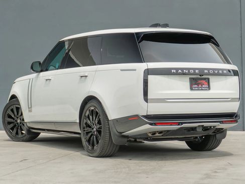 Used 2024 Land Rover Range Rover Long Wheelbase Autobiography image 8