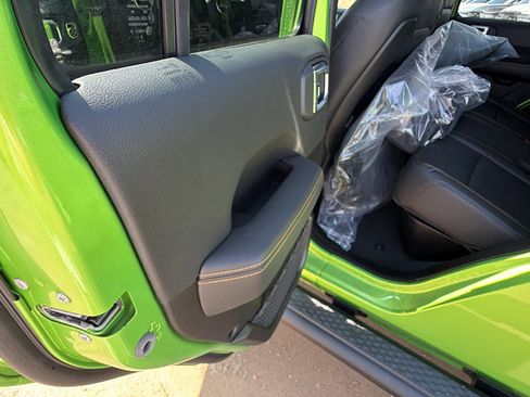 New 2026 Jeep Gladiator Sport image 18