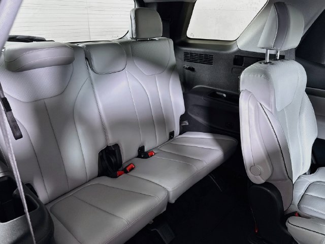 Certified 2025 Hyundai Palisade SEL AWD/4WD image 26