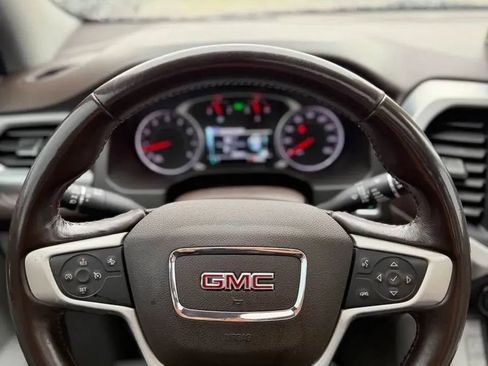 Used 2018 GMC Acadia SLT w/ LPO, Black Accent Package AWD/4WD image 14