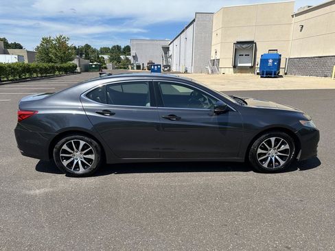 Used 2016 Acura TLX FWD image 4