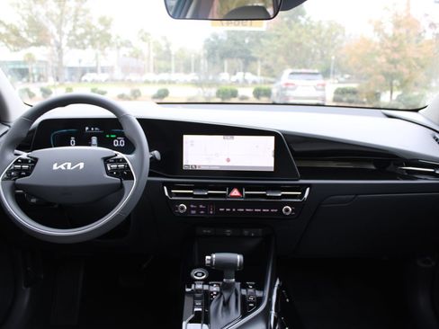 New 2026 Kia Niro EX FWD image 22