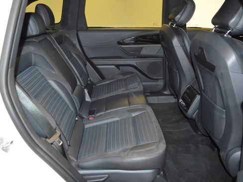 Used 2024 Lincoln Nautilus Reserve w/ Jet Appearance Package (87T) AWD/4WD image 12