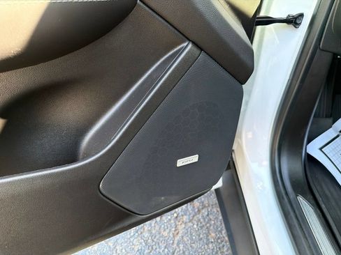 Used 2022 Cadillac XT5 Premium Luxury w/ Technology Package FWD image 18
