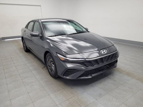 Used 2024 Hyundai Elantra SEL image 13