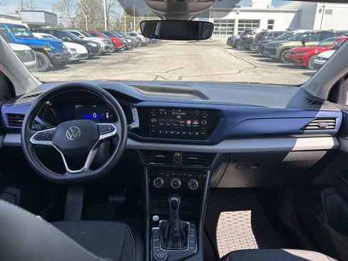 Used 2023 Volkswagen Taos SE w/ Panoramic Sunroof Package AWD/4WD image 9
