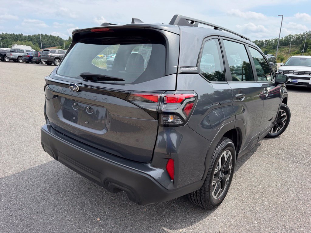 Used 2025 Subaru Forester AWD/4WD image 3