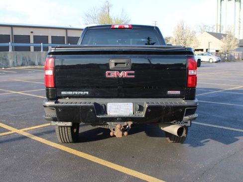 Used 2018 GMC Sierra 2500 SLT w/ All Terrain HD Package image 6