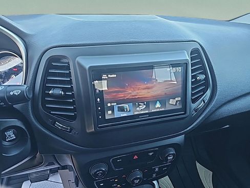 Used 2020 Jeep Compass Latitude image 16