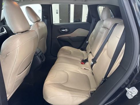 Used 2015 Jeep Cherokee Latitude w/ Cold Weather Group image 19