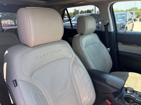 Used 2016 Ford Explorer Platinum AWD/4WD image 29