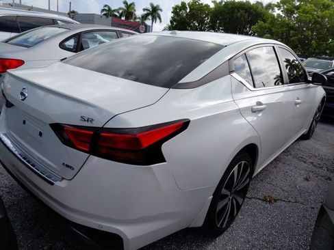 Used 2022 Nissan Altima 2.5 SR AWD/4WD image 3