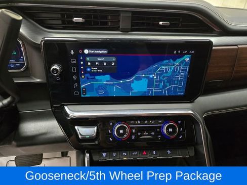 Used 2025 GMC Sierra 3500 Denali Ultimate AWD/4WD image 15