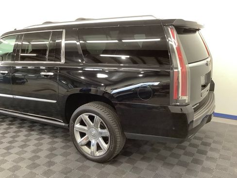 Used 2019 Cadillac Escalade ESV Premium Luxury AWD/4WD image 4