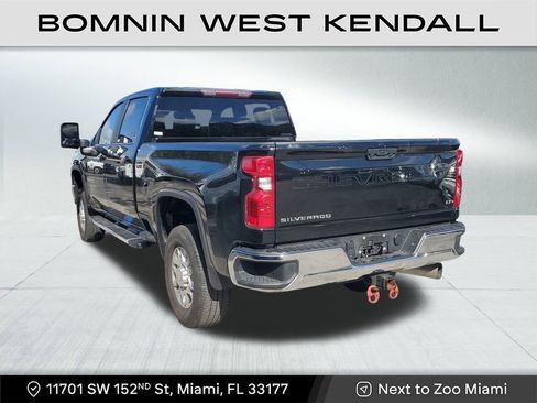 Used 2024 Chevrolet Silverado 2500 LT w/ Convenience Package image 5