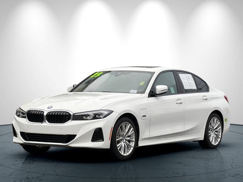 Used 2023 BMW 330e w/ Driving Assistance Package image 8