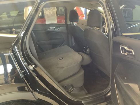 Certified 2023 Kia Sportage LX AWD/4WD image 30