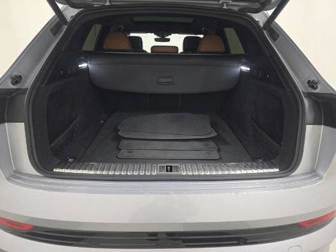 Used 2022 Audi e-tron Premium AWD/4WD image 11