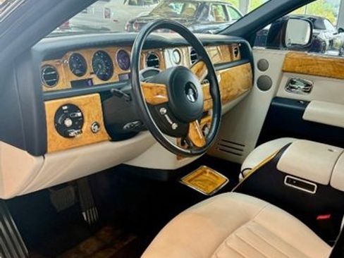 Used 2009 Rolls-Royce Phantom Sedan RWD image 16