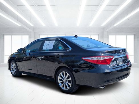 Used 2017 Toyota Camry XLE image 5