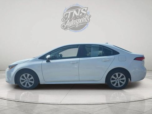 Used 2021 Toyota Corolla LE FWD image 3