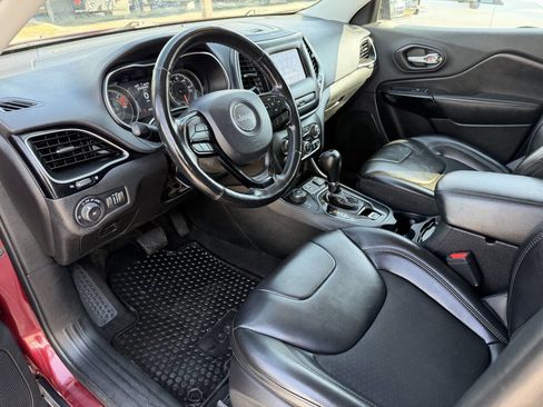 Used 2020 Jeep Cherokee Latitude Plus AWD/4WD image 9