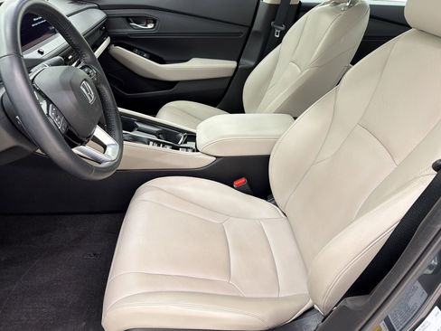 Used 2024 Honda Accord Touring image 5