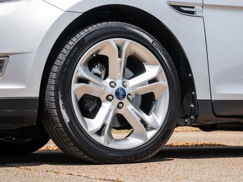 Used 2010 Ford Taurus SHO image 54