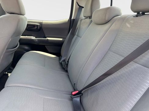 Used 2017 Toyota Tacoma SR5 w/ Tow Package RWD image 13