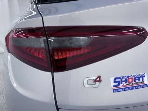 Used 2023 Alfa Romeo Stelvio Ti AWD/4WD image 9