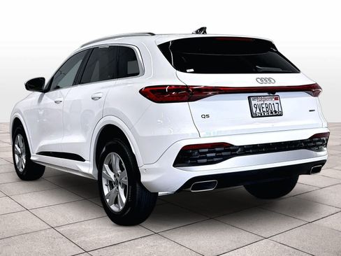 Certified 2025 Audi Q5 Premium AWD/4WD image 13