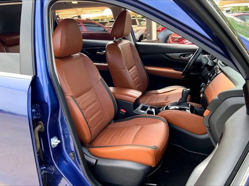 Used 2018 Nissan Rogue SL w/ Premium Package image 9