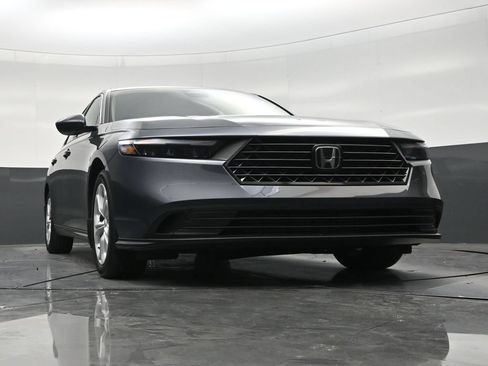 Used 2025 Honda Accord LX image 25