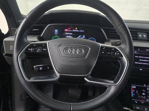 Used 2022 Audi e-tron Premium w/ Convenience Plus Package image 7