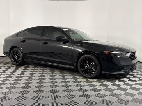 Used 2025 Honda Accord SE image 6
