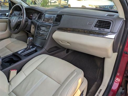 Used 2014 Lincoln MKS image 27